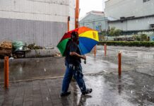 Di mana payung itu: Ribut petir, hujan lebat dijangka di seluruh Malaysia sehingga jam 6 petang